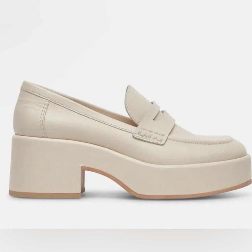 NEW women’s Dolce Vita Women's Cream Loafers-US10